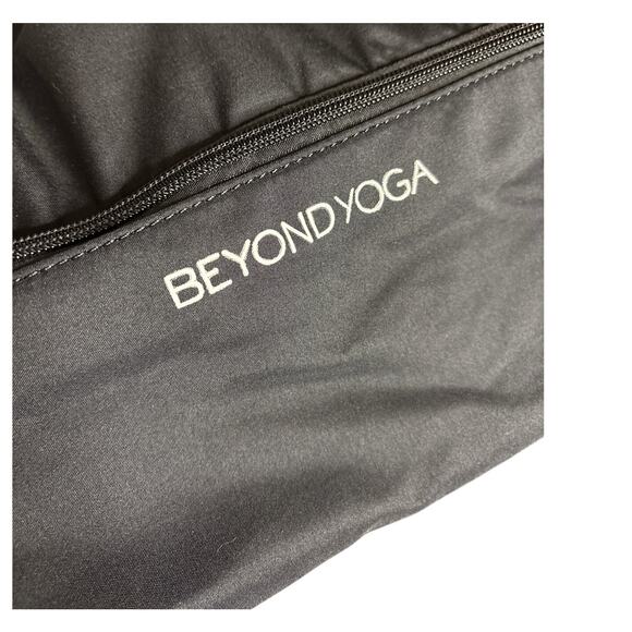 Beyond Yoga Black Convertible Gym Backpack Tote NWT - Picture 2 of 9